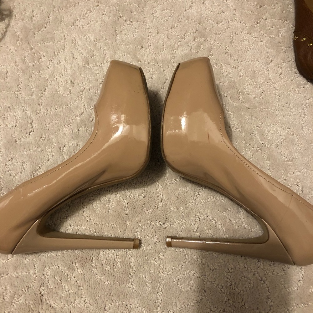 Heels - Picture 4 of 4